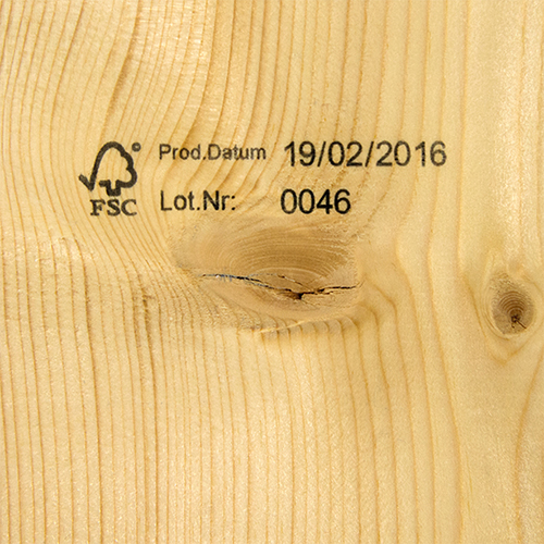 JetStamp Etikettieranwendung auf Holz